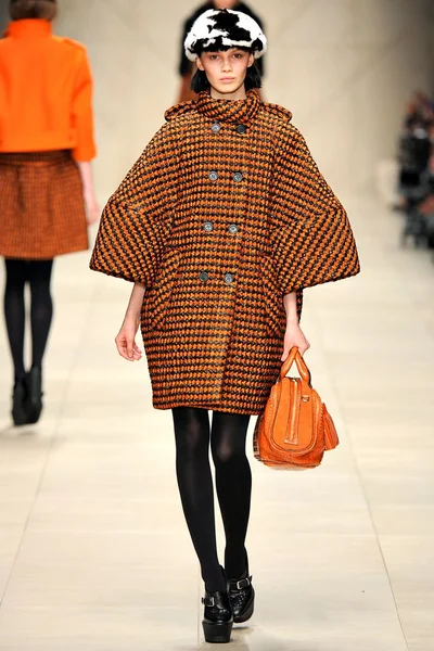 Look 19